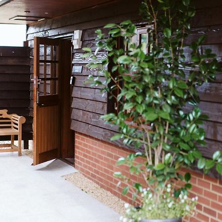 The Apple Rooms - Houghton Lodge ストックブリッジ エクステリア 写真