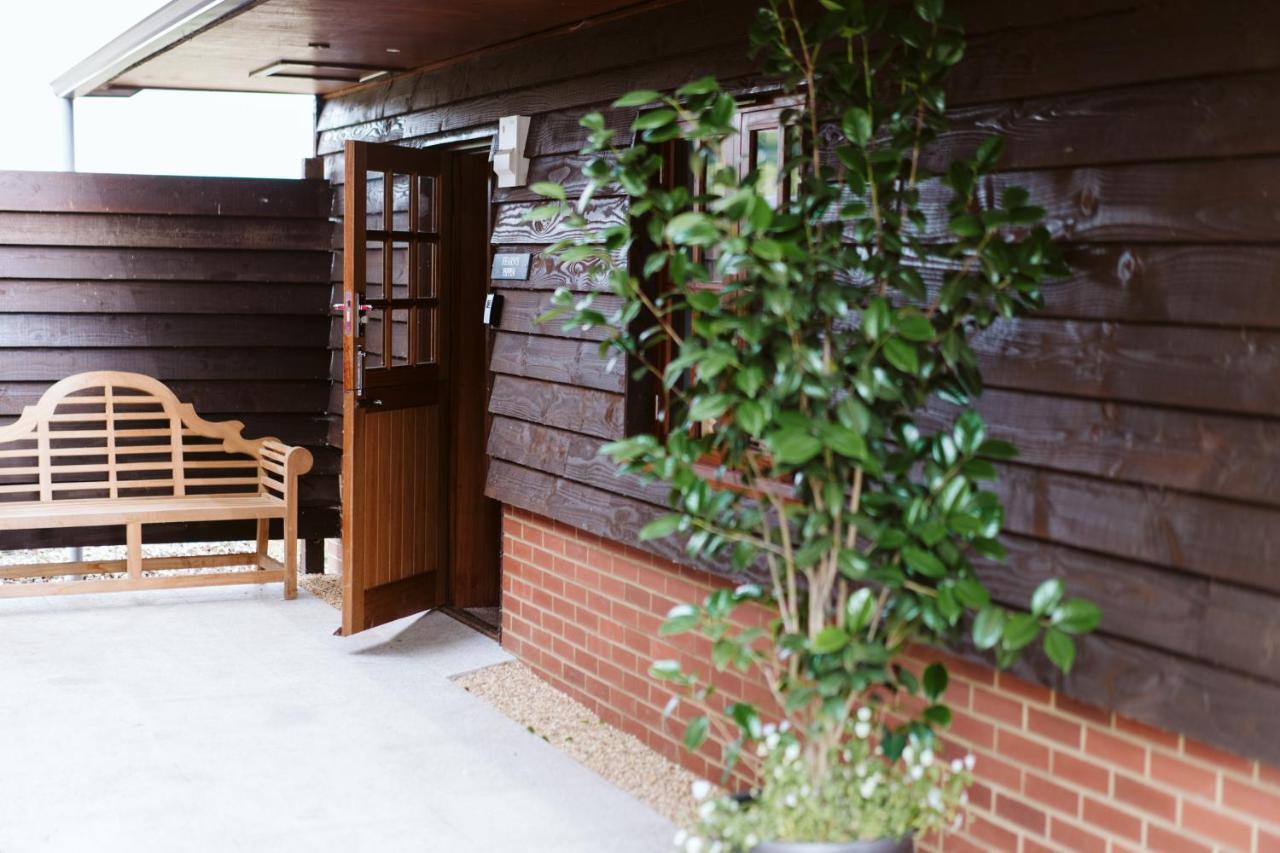 The Apple Rooms - Houghton Lodge ストックブリッジ エクステリア 写真